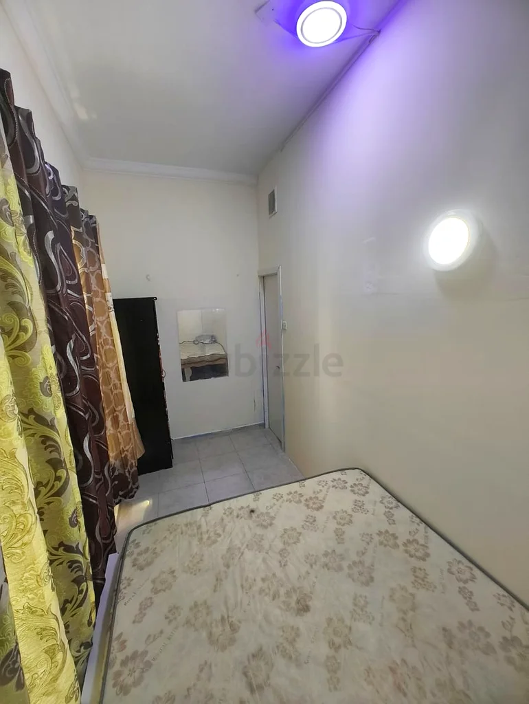 وحدة تنفيذية للإيجار في البرشا 1 بالقرب من مول الإمارات البرشا 163797193327105113