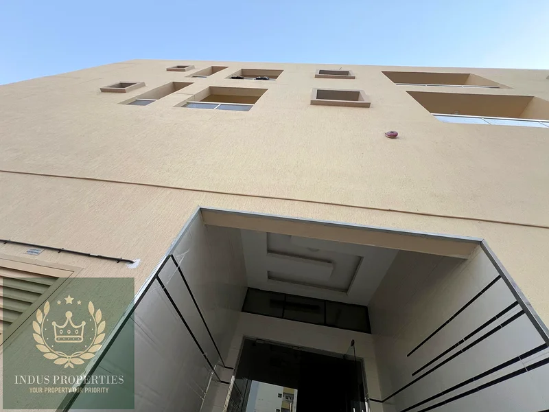 Residential + Commercial Investor Deal with 8% ROI + ( G+2 Building Available For Sale)63868309586177112