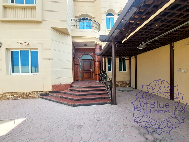 Big 4bhk Villa 2bed Master Bedroom Near Main Road63812708054658110