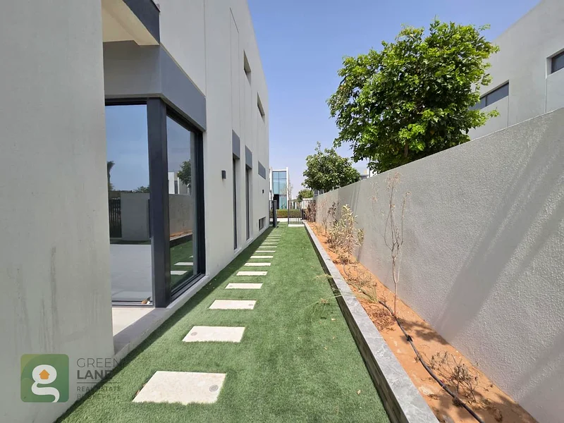 4 Beds+ Maids | Open Kitchen | Landscaped Garden63732115681666114