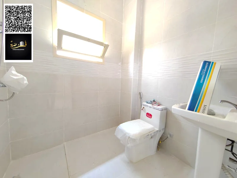 فيلا فاخرة للإيجار في عجمان - الزاهية ✨🏡  🔹 مواصفات الفيلا:  5 غرف نوم رئيسية واسعة 🛌  صالة ضيوف أنيقة 🏛️  صالة عائلية مريحة fami63710238758402113