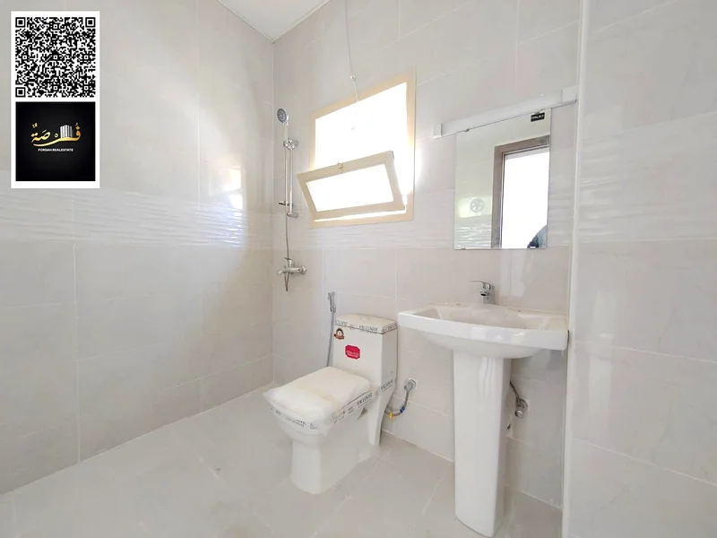 فيلا فاخرة للإيجار في عجمان - الزاهية ✨🏡  🔹 مواصفات الفيلا:  5 غرف نوم رئيسية واسعة 🛌  صالة ضيوف أنيقة 🏛️  صالة عائلية مريحة fami63710238758402112