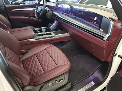 2025 Cadillac ESCALADE photo 9