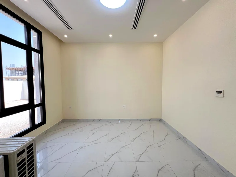فيلا حديثة بالكامل |4 غرف نوم| غرفة خادمة | | حديقة63724981165185112