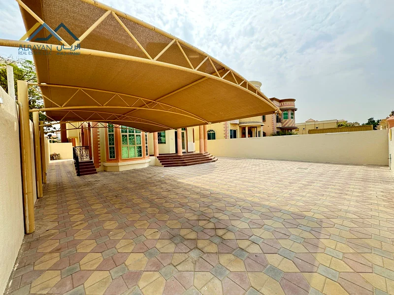 Including electricity, water and air conditioning, on a paved street, freehold, nationalities63878297695618112
