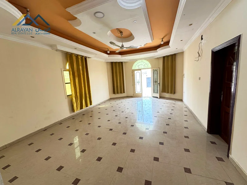 Including electricity, water and air conditioning, on a paved street, freehold, nationalities63878297695618113