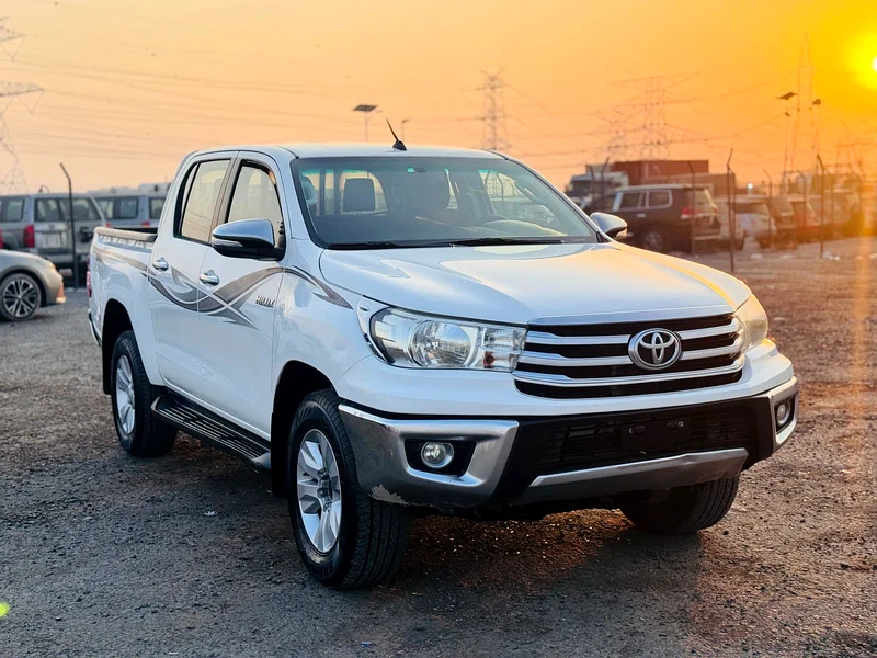 Toyota Hilux // Full Option // Gcc space // 4 WD DRIVE // Model 2017 // GOOD CONDITIONS63699052276482110