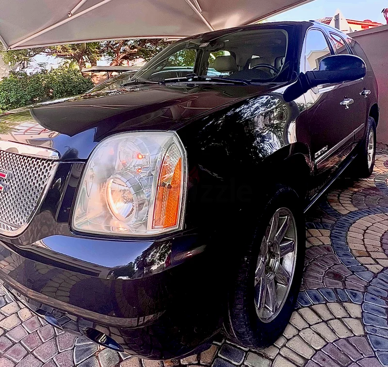 جيب أس يو في مستعملة من طراز GMC Yukon Denali جاهزة للتفاوض وبيع سريع63699028277505111