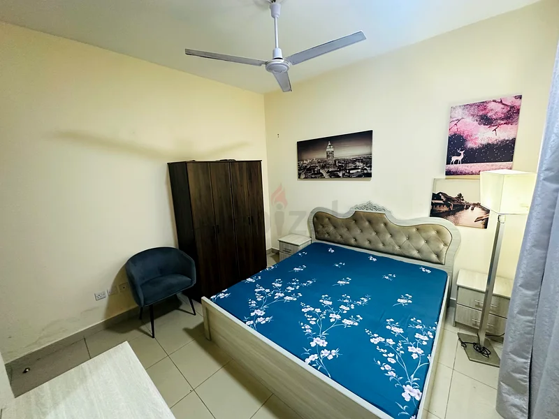 Room close to dubai border63796471967873112