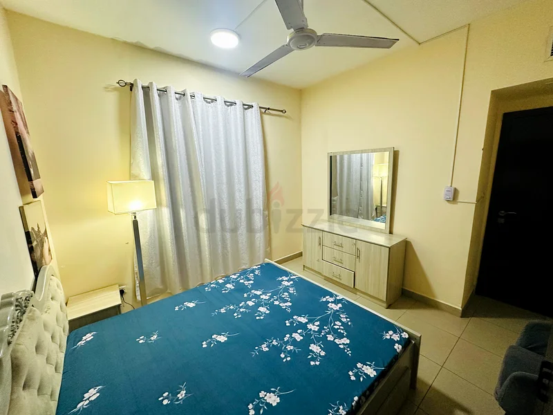 Room close to dubai border63796471967873113