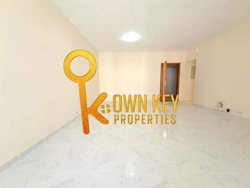 Very Nice Location 2BHK Only 82K 2.MINUTS WalK From Metro63727388702850112