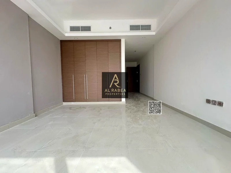 فرصة سكنية واستثمارية بأفضل سعر، بإطلالة و موقف سيارة وصالة رياضية وحمام سباحة.63887504988545114