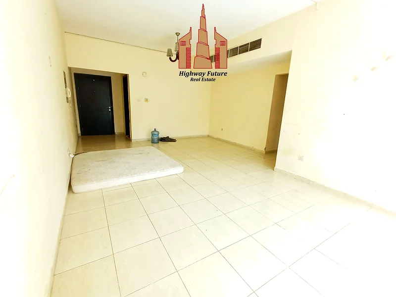 6 شيكات ● عرض محدود ● شقة 2 بيدروم مع شرفة ● مبنى عائلي بالكامل63707514258178110