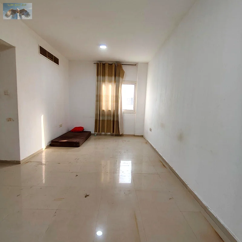 شقة 2BHK في النعيميّة بالقرب من مستشفى ثومباي، موقع مميز قريب من الخدمات، واسعة ومناسبة للعائلات. إيجار سنوي: 33,000 درهم إماراتي فقط.63723946664577110