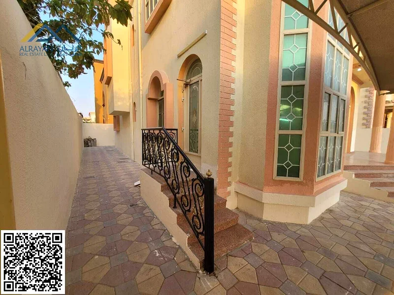 At an attractive price and in a prime location, including electricity, water and air conditioning63878403019010114