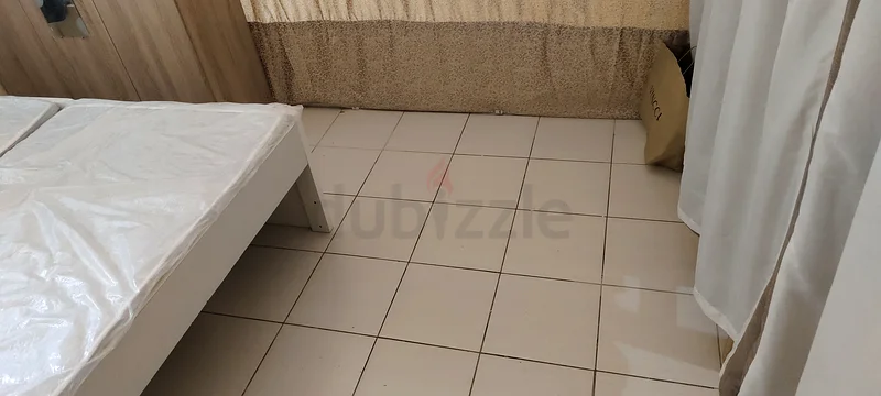 مرحبًا يا رفاق، لدي شقة مشتركة في الاستوديو63796580249346112