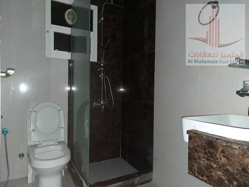 A distinctive residential and commercial building located in Al Rawda 3,63877988812673113