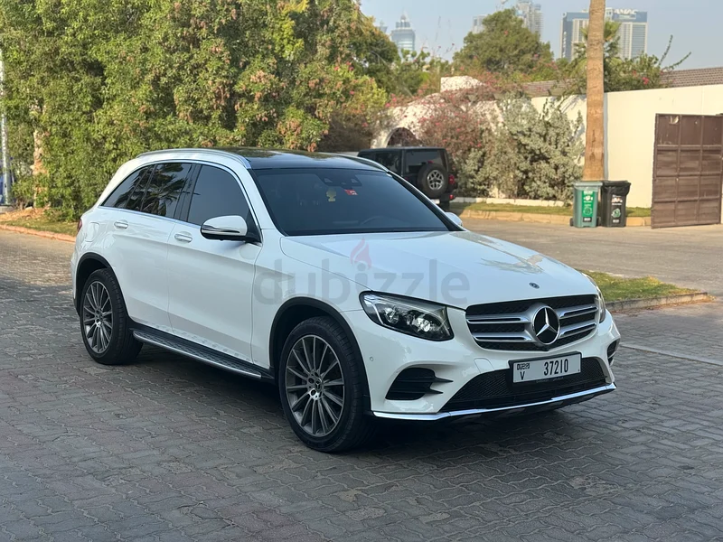 Excellent condition GLC250 AMG//GCC63700381359618110