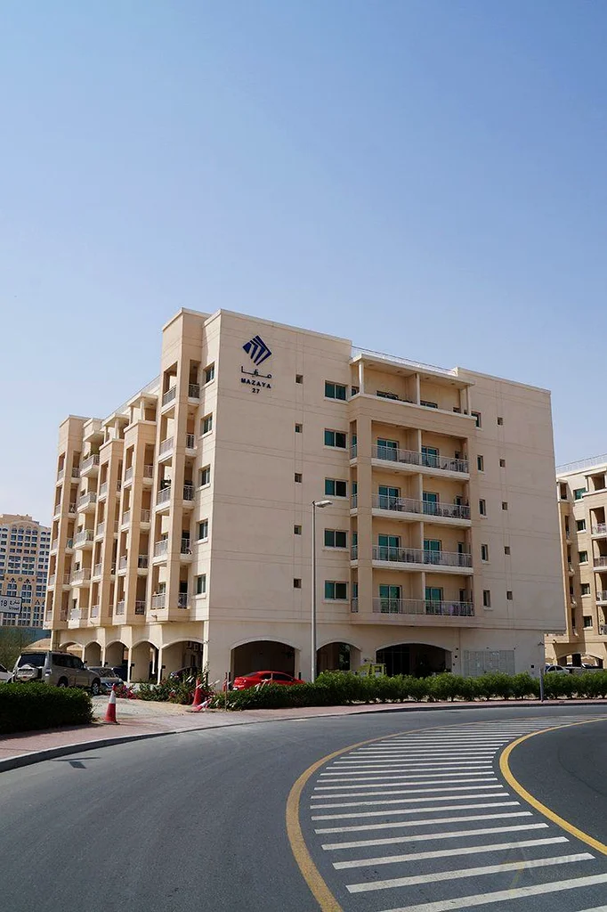 شقة مكونة من غرفتي نوم وشرفة بإطلالة مفتوحة، وتحافظ على جودتها العالية63728541897346110