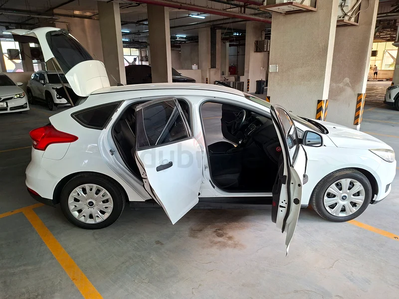 2015 MODEL ACCIDENT FREE RTA PASSED WELL MAINTAINED FORD FOCUS HATCH BACK IN EXCELLENT CONDITION63699040004865114
