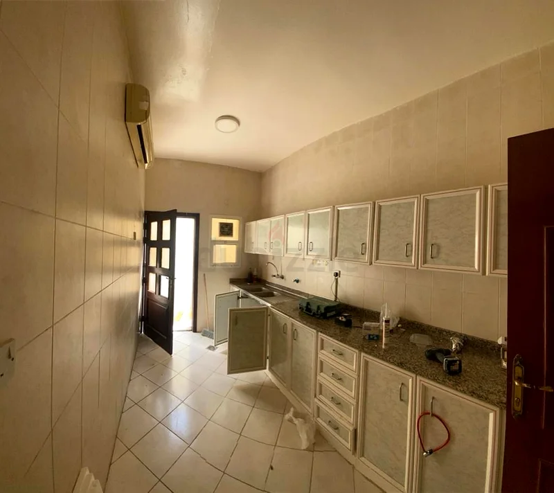 Bachelors Master Bedroom with attached Bathroom - Khalifa City - Abu Dhabi - 3000/-63797301085442114