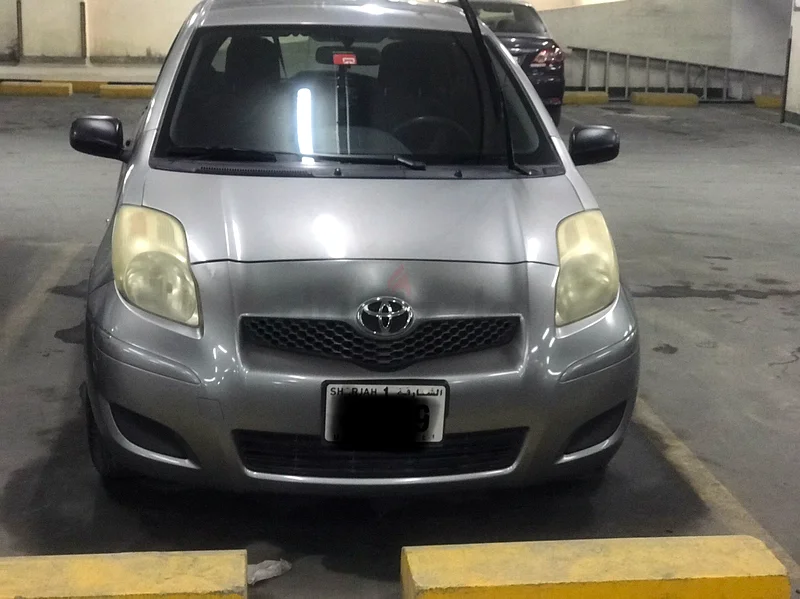 تويوتا ياريس للبيع63699050934273110