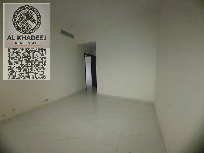 شقة مكونة من غرفتين وصالة للإيجار السنوي في عجمان الجرف 3 - 3 حمامات، شرفة - بالقرب من مركز القابائل - 40,000 درهم على 4 شيكات63713982251395112