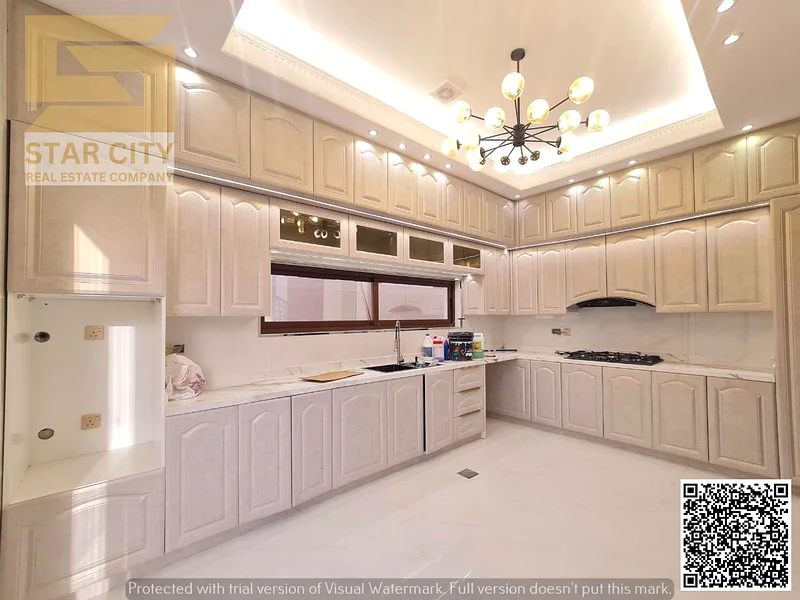 🏡 For Sale: Classic Villa – 5 Master Bedrooms + Majlis + Living Room + Main Kitchen + Maid’s Room + Fountain – Large Setback, Includes Registration,63909440450689114