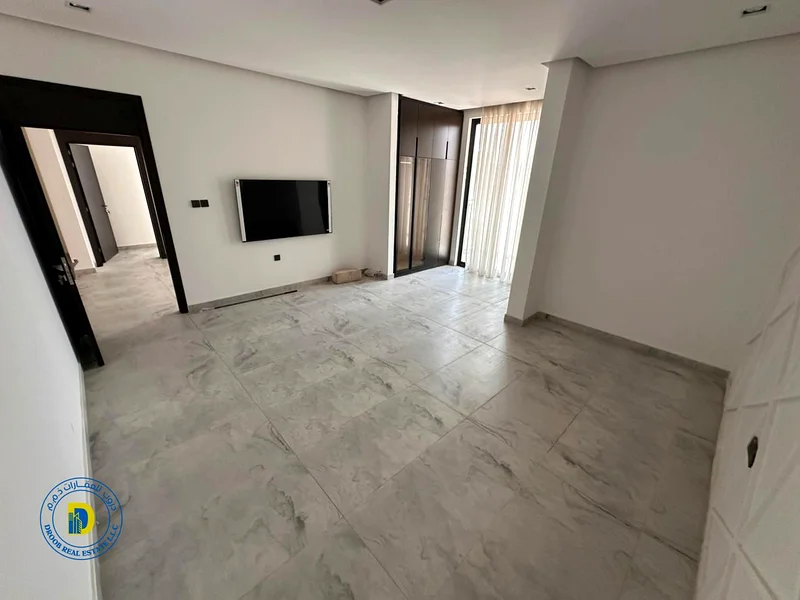 Villa for sale in Al Rawda 1, Ajman, 5 rooms, including electricity, water and AC, large areas, freehold land bank financing63874152893825114