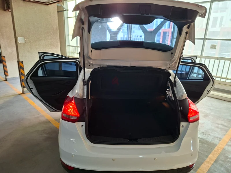 2015 MODEL ACCIDENT FREE RTA PASSED WELL MAINTAINED FORD FOCUS HATCH BACK IN EXCELLENT CONDITION63699040004865112