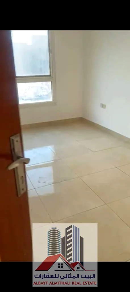 **شقة واسعة مكونة من غرفتي نوم للإيجار في منطقة الراحة – موقع ممتاز وسعر معقول**63711251012737111