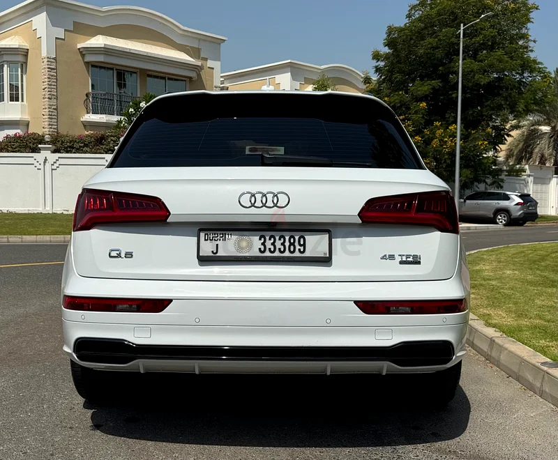 Audi Q5 S-Line (black trim) in great condition63699036777603114