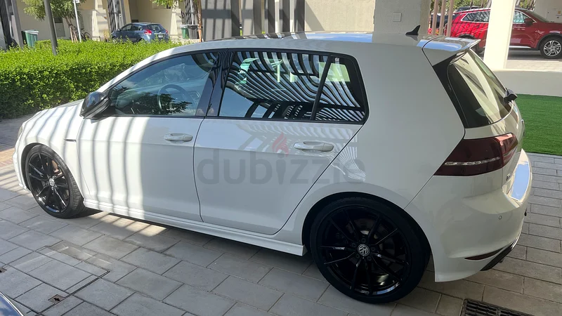 Volkswagen Golf R 2017 – White / Black Roof – Excellent Condition63699034667907114