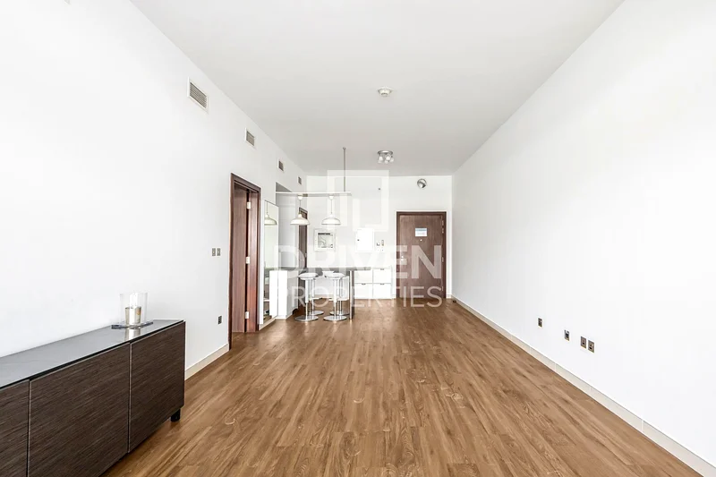 Vast Unit | Pool and Partial Sea View | Vacant64006801965826112