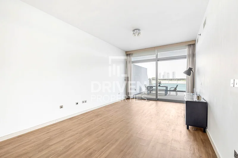 Vast Unit | Pool and Partial Sea View | Vacant64006801965826113