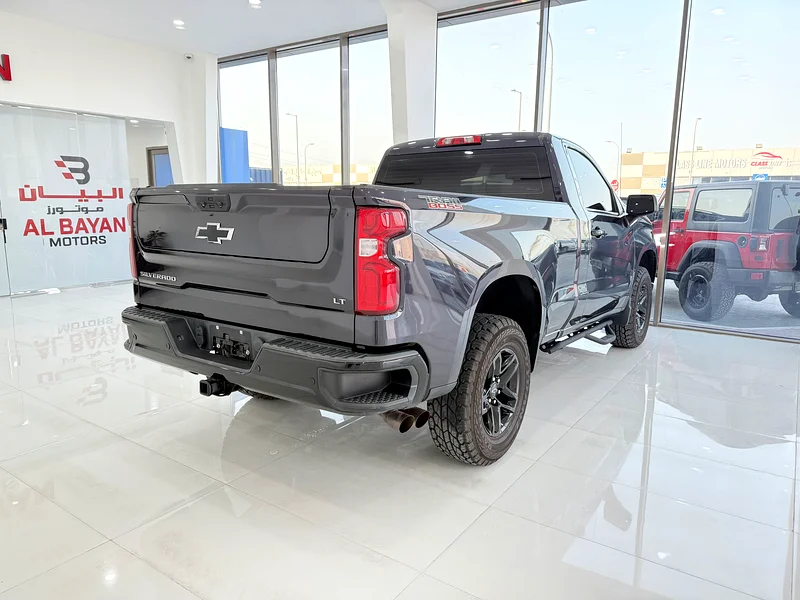 Chevrolet Silverado LT Trail Boss Gray with Beige Interior Gulf Ben Hamoudah 202363699031363201112