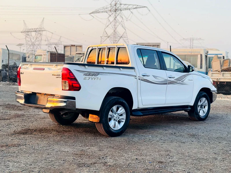 Toyota Hilux // Full Option // Gcc space // 4 WD DRIVE // Model 2017 // GOOD CONDITIONS63699052276482114