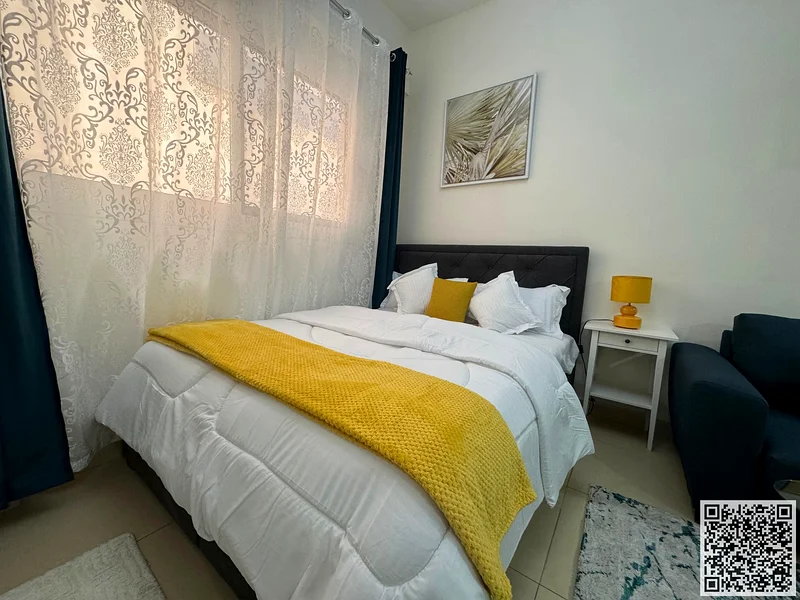 🏡 فئة راقية! استوديو جديد بالكامل ومفروش بالكامل للإيجار الشهري في برج الياسمين – الجرف 2 ✨ 🔹 استوديو واسع مع أثاث جديد أنيق63837559412609111