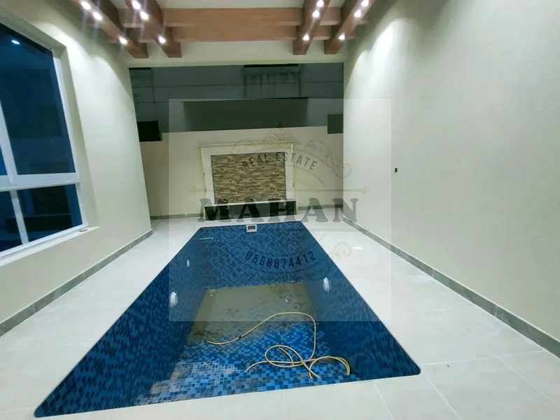 فيلا الروضة 2 رقم 6 بمساحة 5700 قدم مربع و6 غرف نوم وبسعر 4.263878712503169112