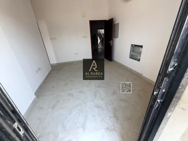 مبنى جديد للبيع في العالية يتكون من طابق أرضي و3 طوابق63872926637699112