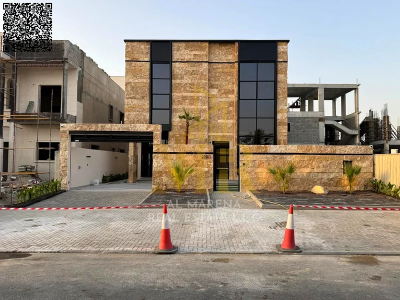 For sale, a modern villa with distinctive finishes, including registration fees, just minutes from Sheikh Mohammed bin Zayed Road. For those who seek63873840071939111