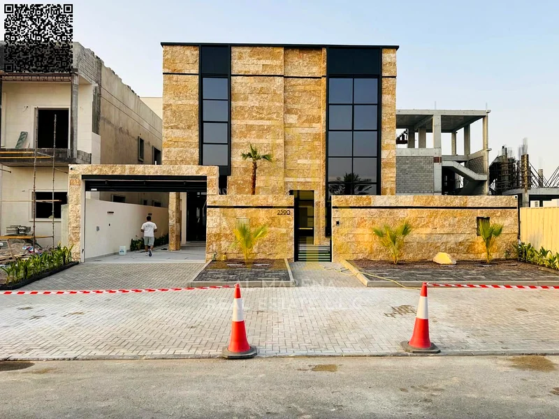 For sale, a modern villa with distinctive finishes, including registration fees, just minutes from Sheikh Mohammed bin Zayed Road. For those who seek63873840071939110
