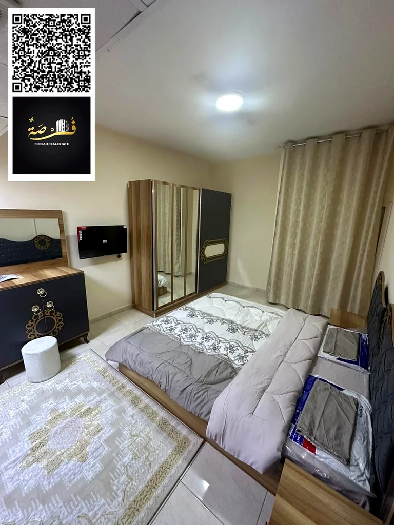 شقة للايجار الشهري في عجمان، الروضة 2، شارع الشيخ عمار. السعر: 2,500 درهم، يشمل جميع الفواتير والانترنت. شرفة ومطبخ جانبي.63722723677826112
