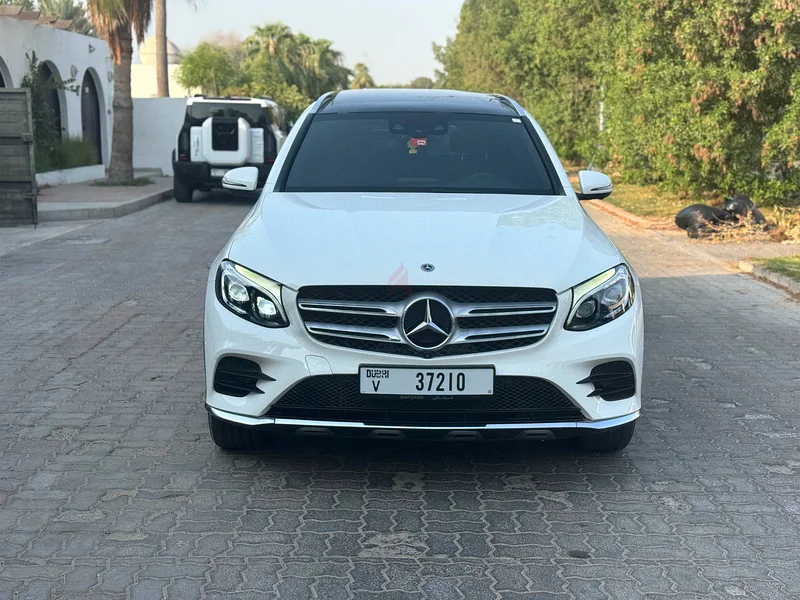 Excellent condition GLC250 AMG//GCC63700381359618111