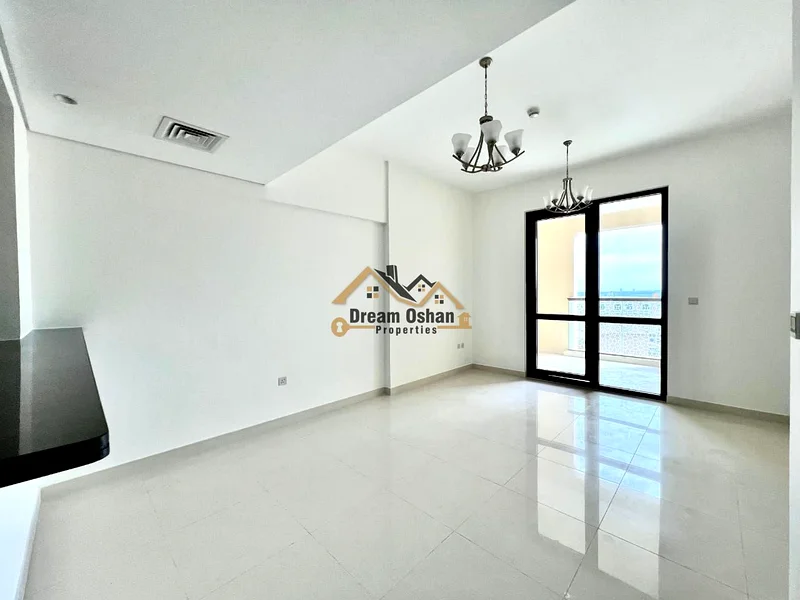 شقة فاخرة مكونة من غرفتين نوم ومطبخ وغسالة بسعر 90 ألف/ بالقرب من المترو63740397007873110