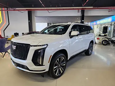 2025 Cadillac ESCALADE photo 4