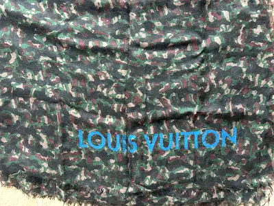 Stylish Louis Vuitton Scarf - silk and cashmere stole