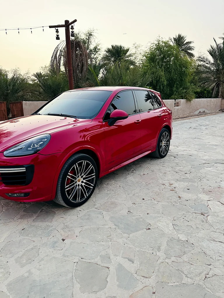 Porsche cayenne gts63700661425923112