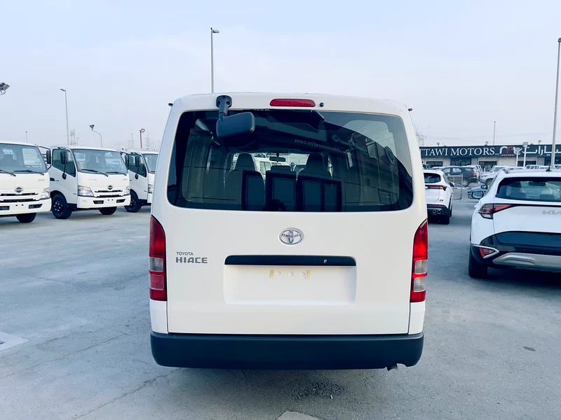 Toyota Hiace 2.7L STD cargo Van (GCC) - 202463699049458817113