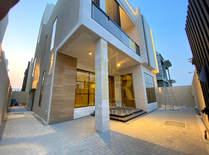 🏡 للبيع: فيلا فاخرة في الباهية – عجمان | طابقين + سطح كبير | 6 غرف نوم رئيسية | مجلس + غرفة معيشة مع أحواض غسيل | مطبخ حديث |63883480372993111